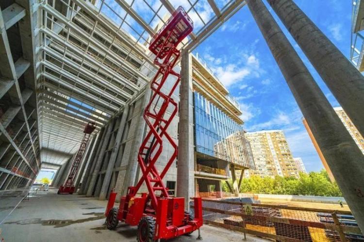 В Национальном космическом центре завершено более 10% фасадного остекления 