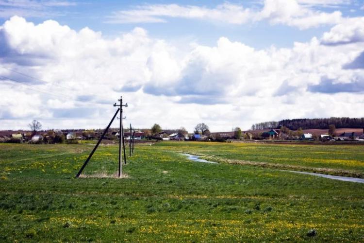 В Подмосковье почти в два раза увеличились продажи участков без подряда 